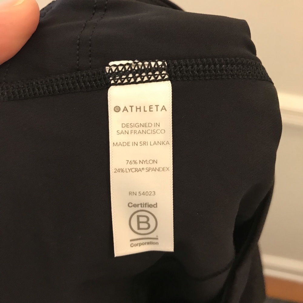 NWT Athleta Ultimate Stash Crop XS black leggings pants running workout - Picture 9 of 11